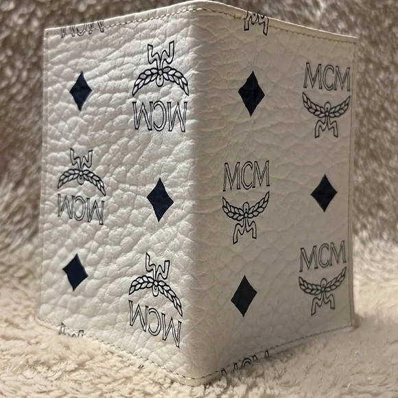 MCM VISETOS Leather Monogram Navy Blue and White Card ID Holder - Picture 4 of 7